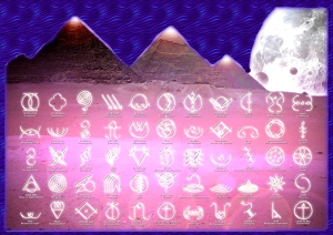 kristallbibliothek_pyramide